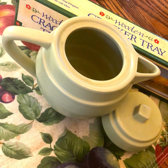 2 cups tea pot EUC - Picture 1 of 4
